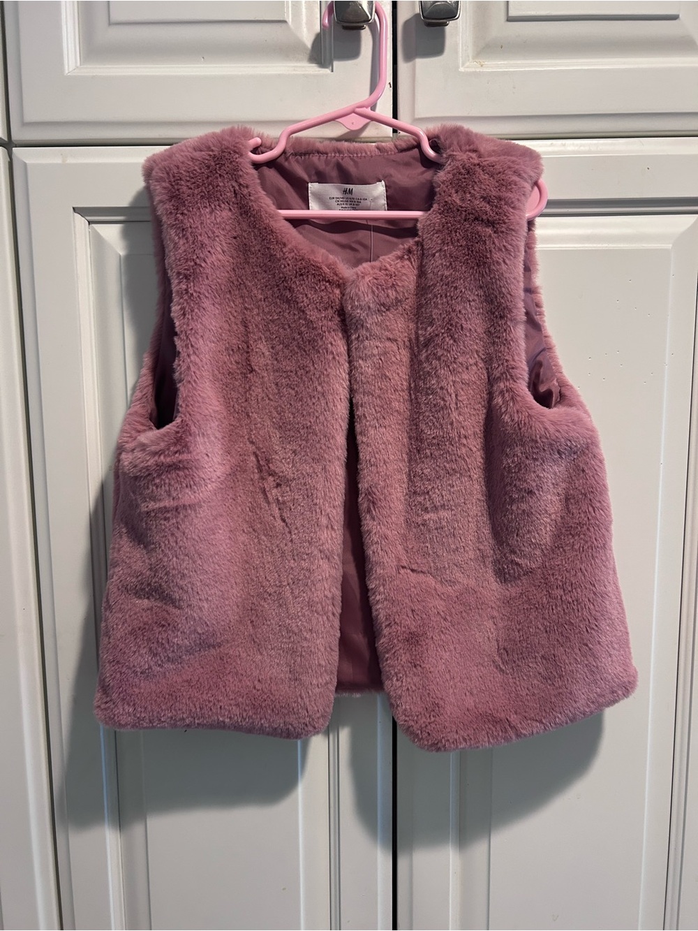 H&M Girls Plush Pink Faux Fur Vest